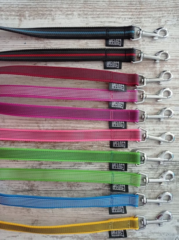 Rubberized leash ,,meter" width 20 mm