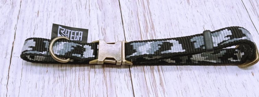 Obojek maskáčovaný kovové kování šíře 20 mm